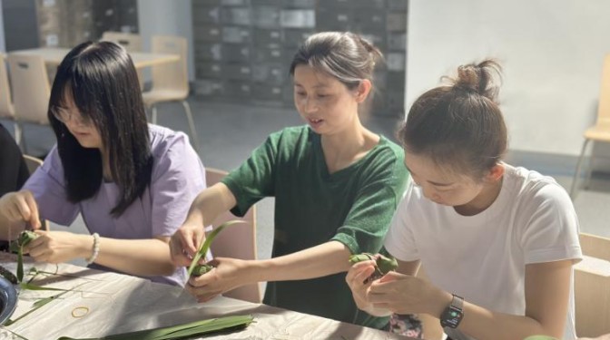 粽葉飄香，端午安康——甘肅建科院工會組織開展端午節(jié)包粽子活動